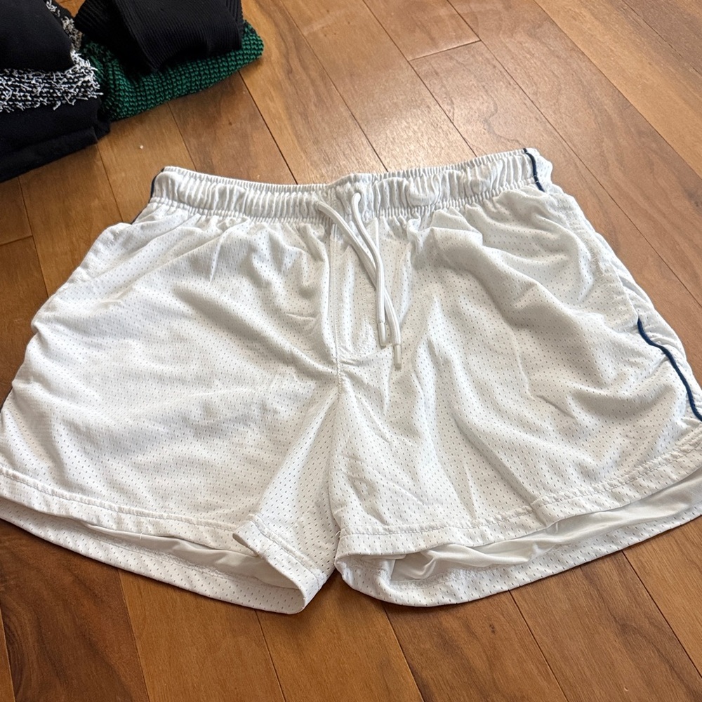 Men White Mesh Athletic Shorts Elastic Drawstring Blue Pin Stripe - Size M! 5”
